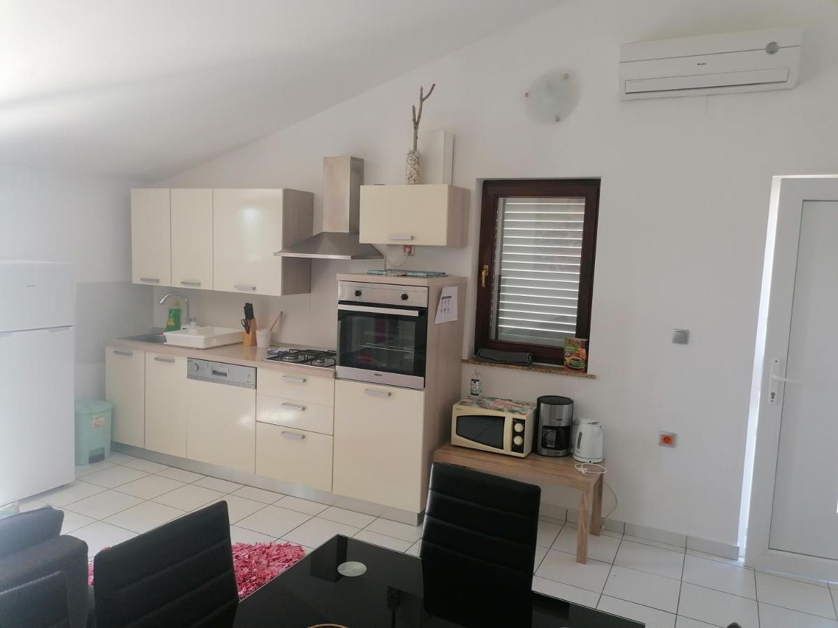 Apartman Vil Lägenhet Sveti Vid-Miholjice Exteriör bild